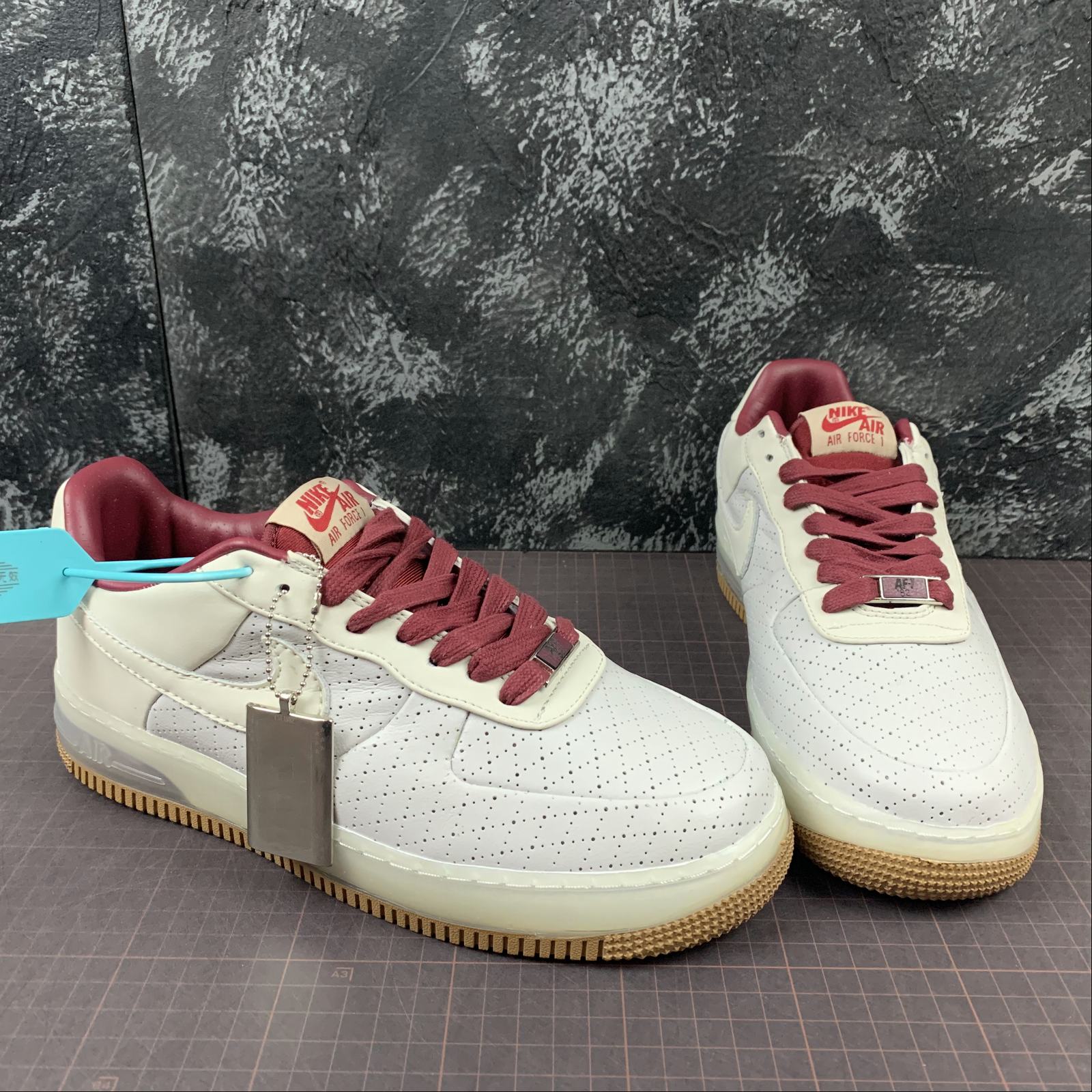 Nike-Air-Force-1-Low-Supreme-Max-Air-Neutral-Grey-Team-Red-White-4