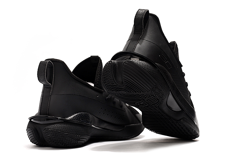 curry 7 black and gold