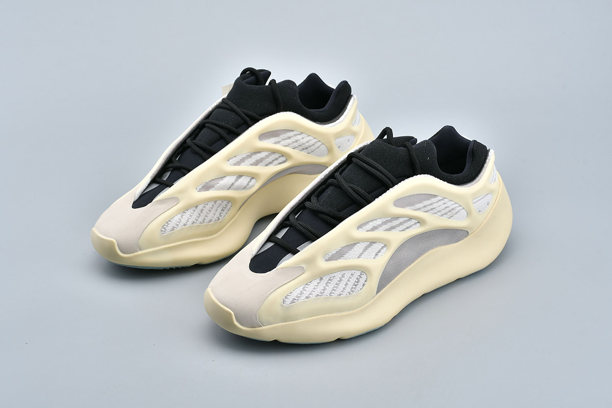 adidas yeezy 700 modelli nuovi