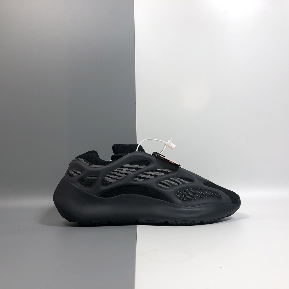 yeezy 700 black