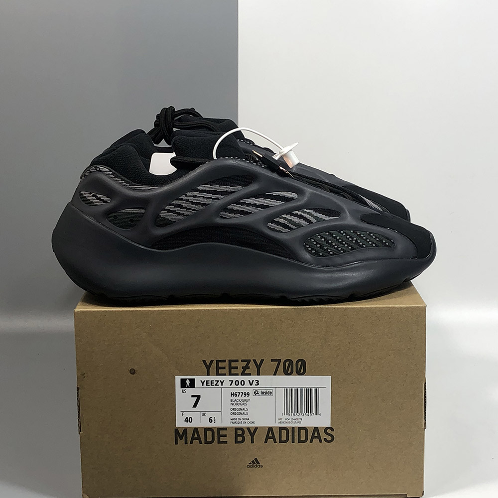 yeezy 700 v3 black