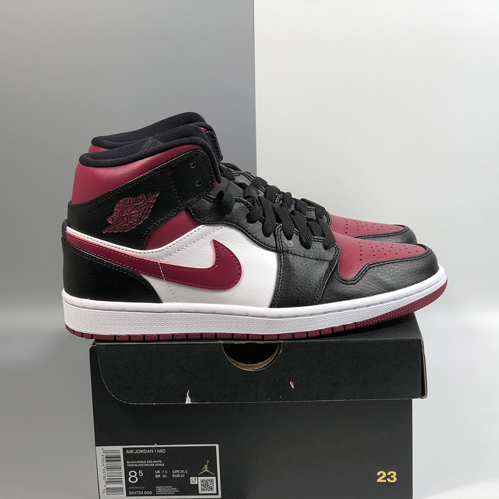 nike air jordan 1 mid bred toe