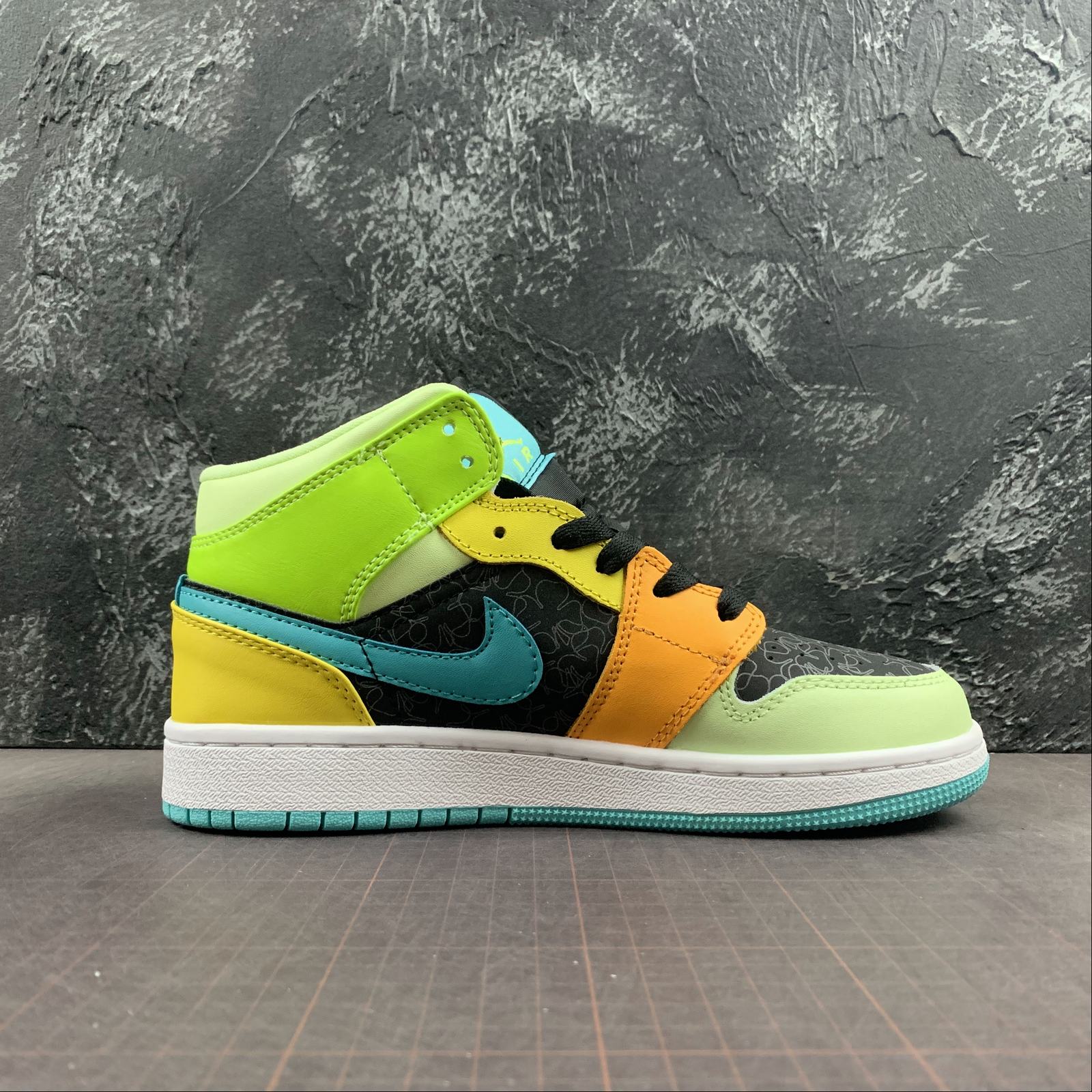 air jordan 1 mid se india