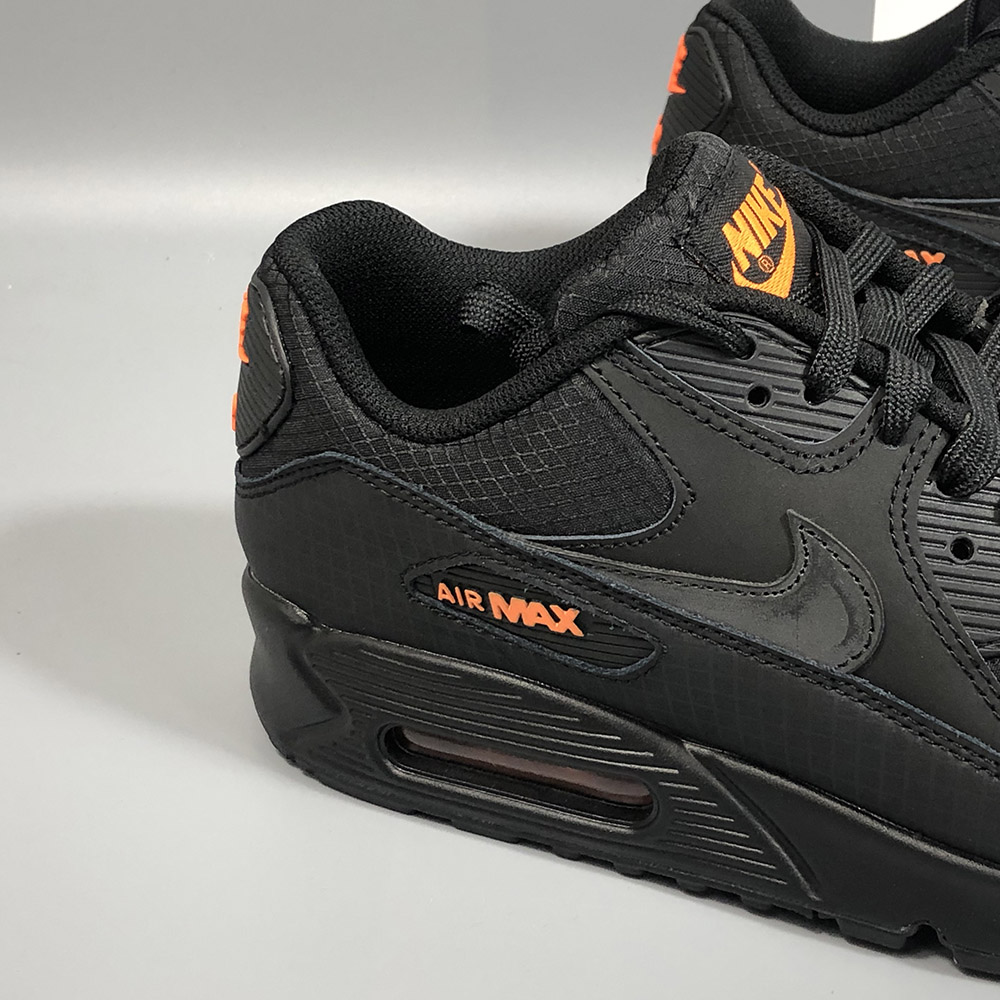 nike orange and black air max