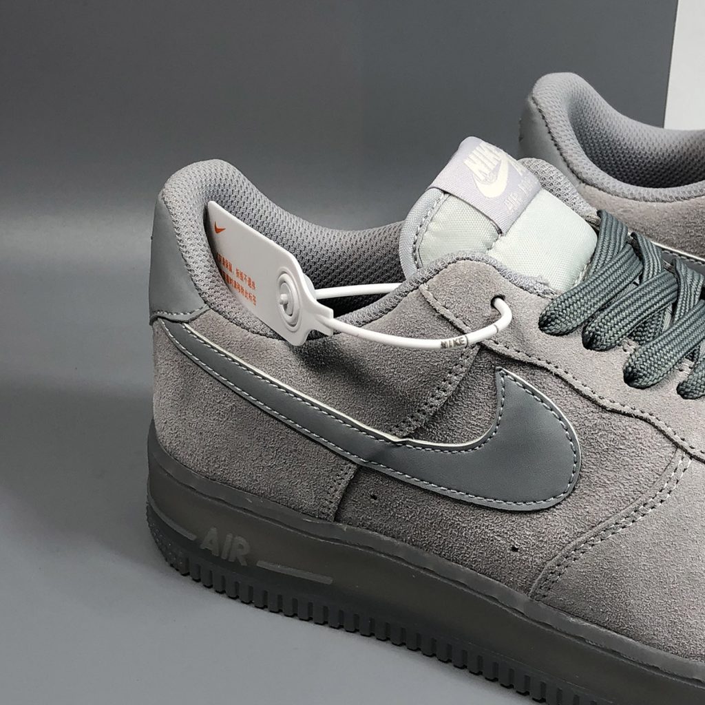 grey nike airforce 1