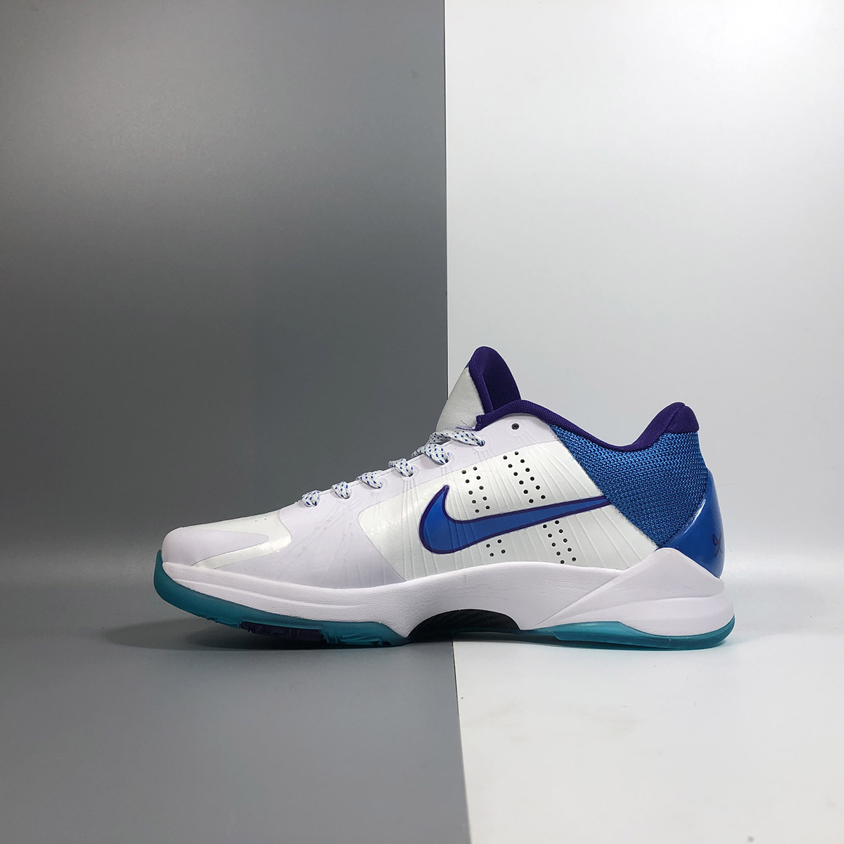 kobe 5 blue and white