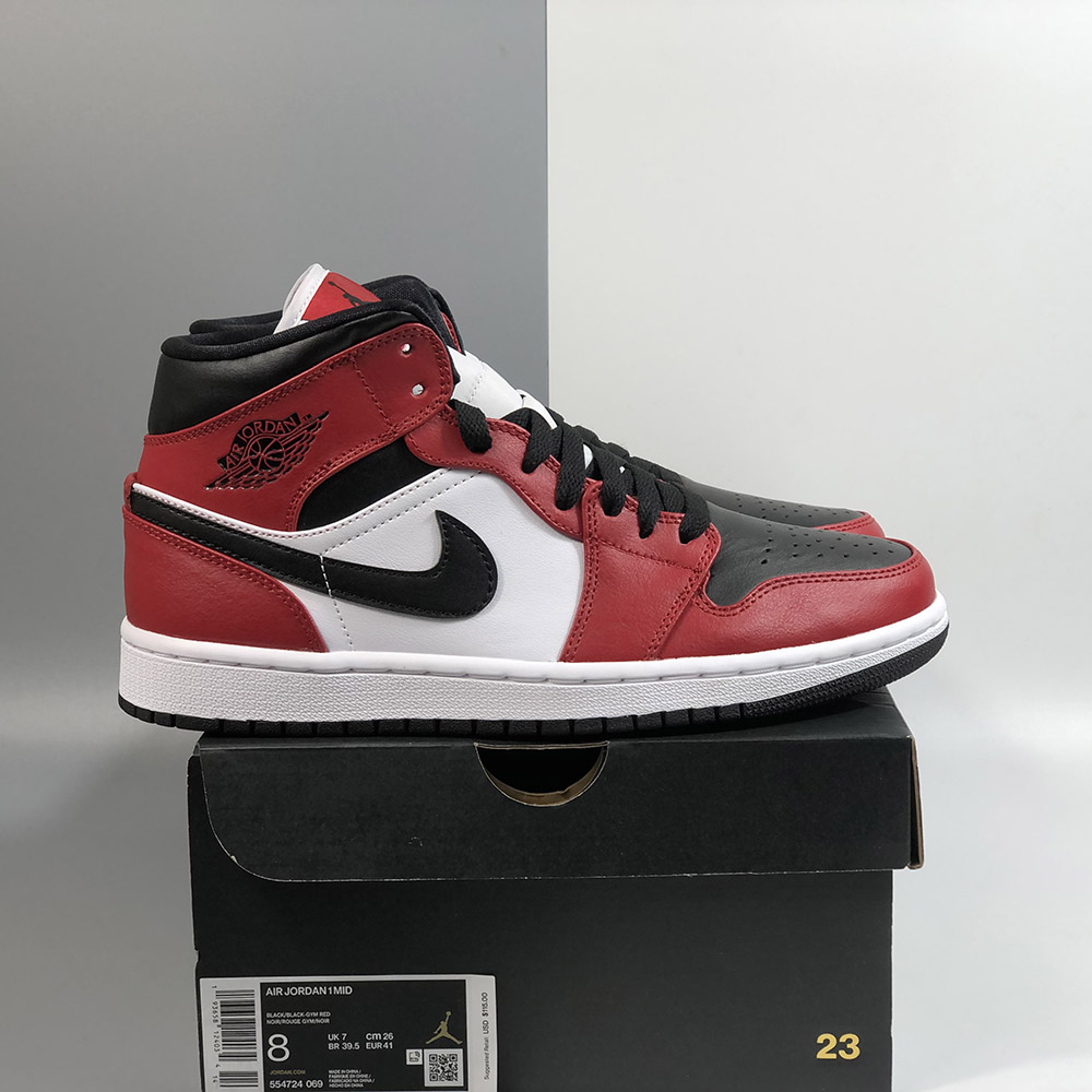 Air Jordan 1 Mid “Chicago Black Toe 