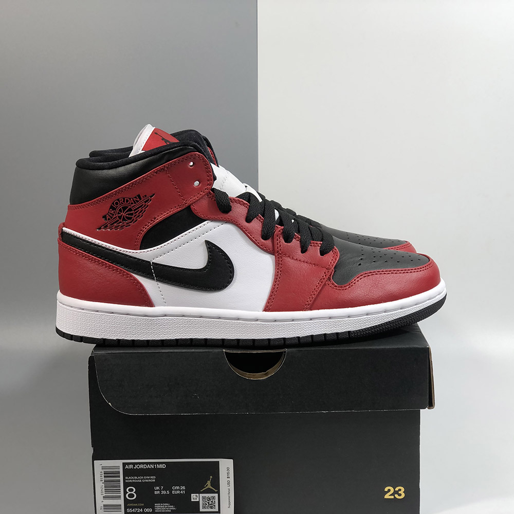 air jordan 1 chicago black toe