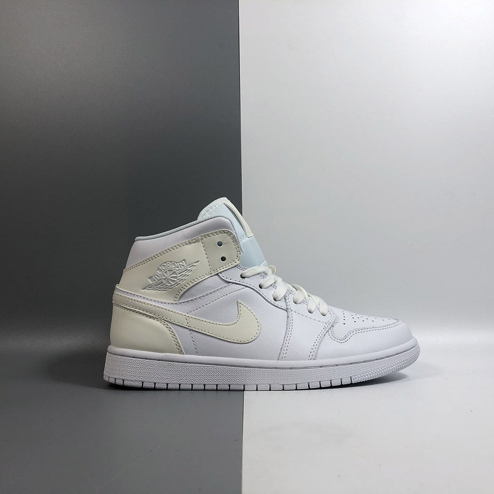 nike air jordan triple white