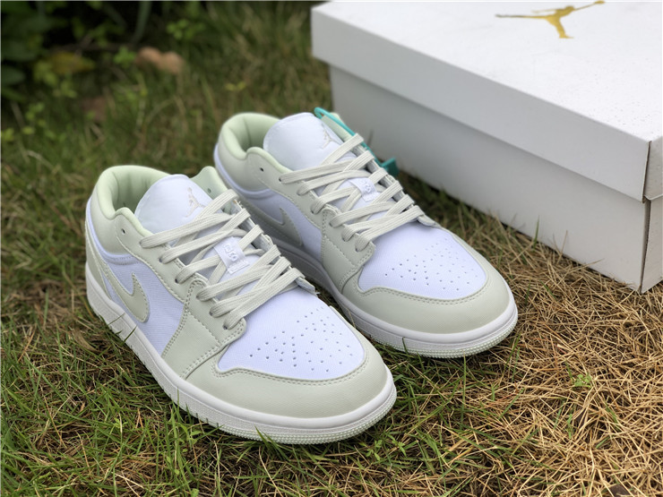 women's air jordan 1 low spruce aura