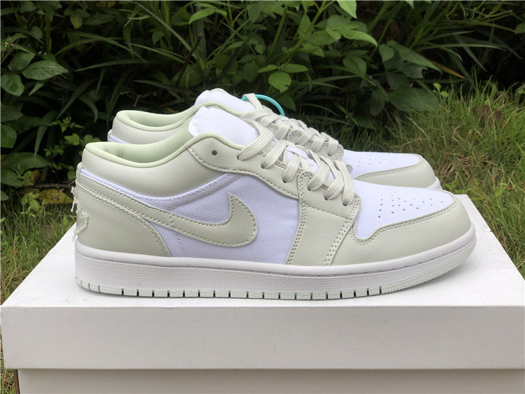 women's air jordan 1 low spruce aura