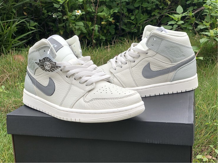 air jordan 1 mid light bone