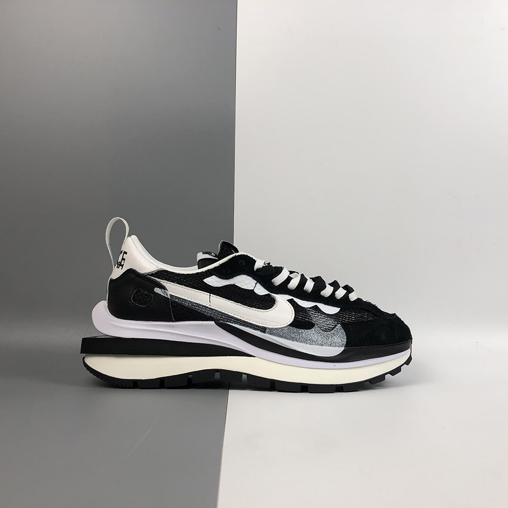 sacai black white