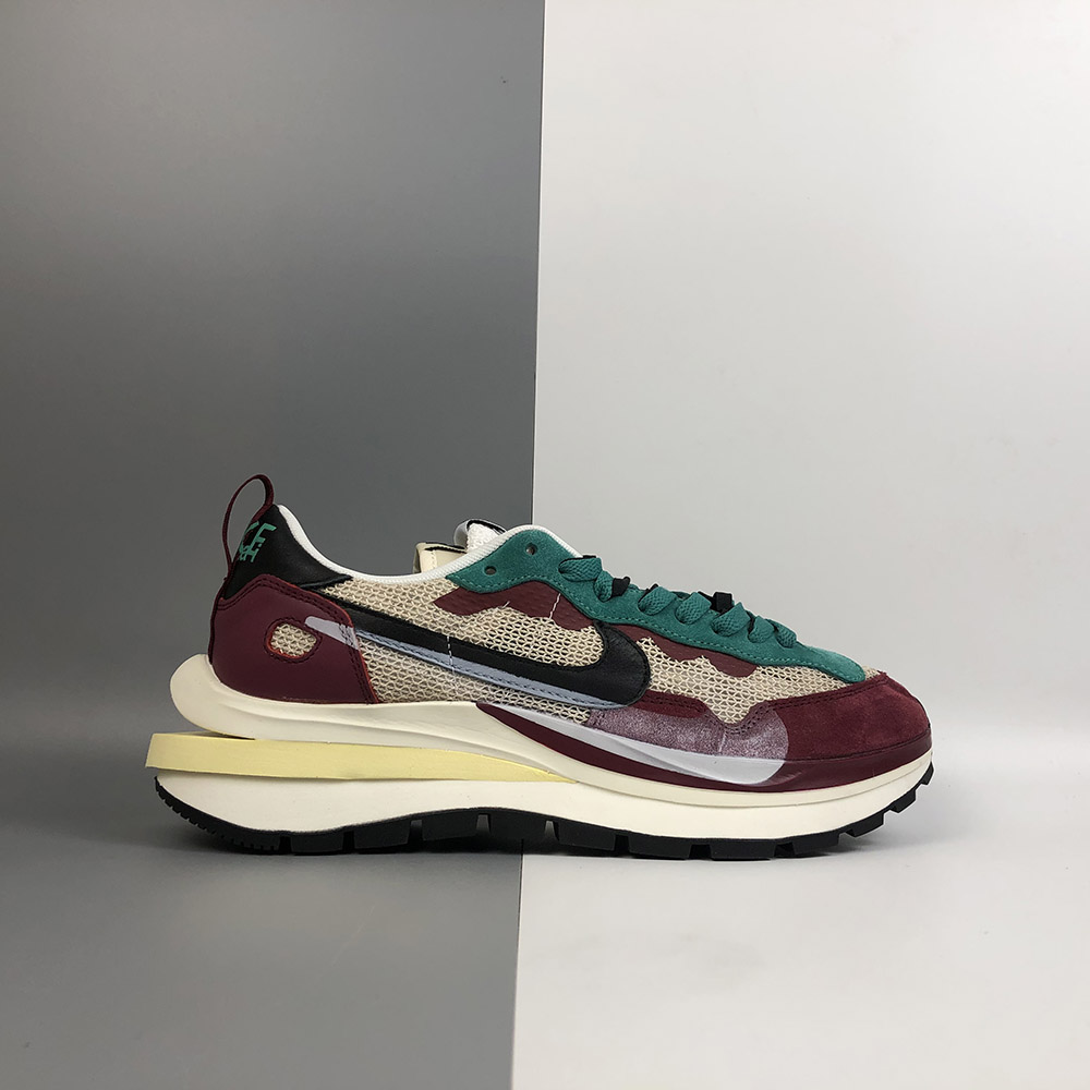 Sacai x Nike Pegasus VaporFly SP String/Black-Villain Red-Neptune Green For Sale – The Sole Line