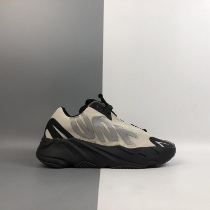 white gum yeezy 700