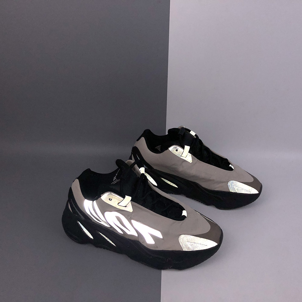 yeezy 700 bone