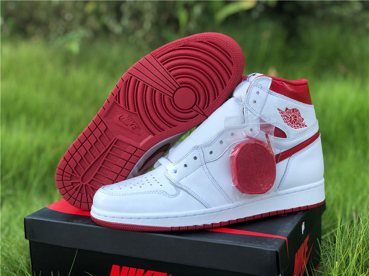 air jordan 1 retro high metallic red