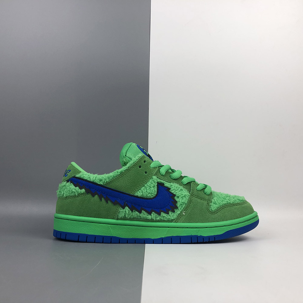 green nike sbs