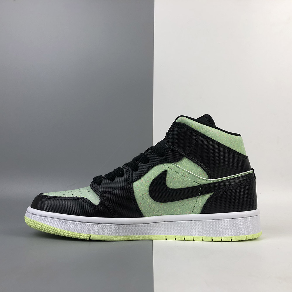 nike air jordan 1 mid se black white chile red