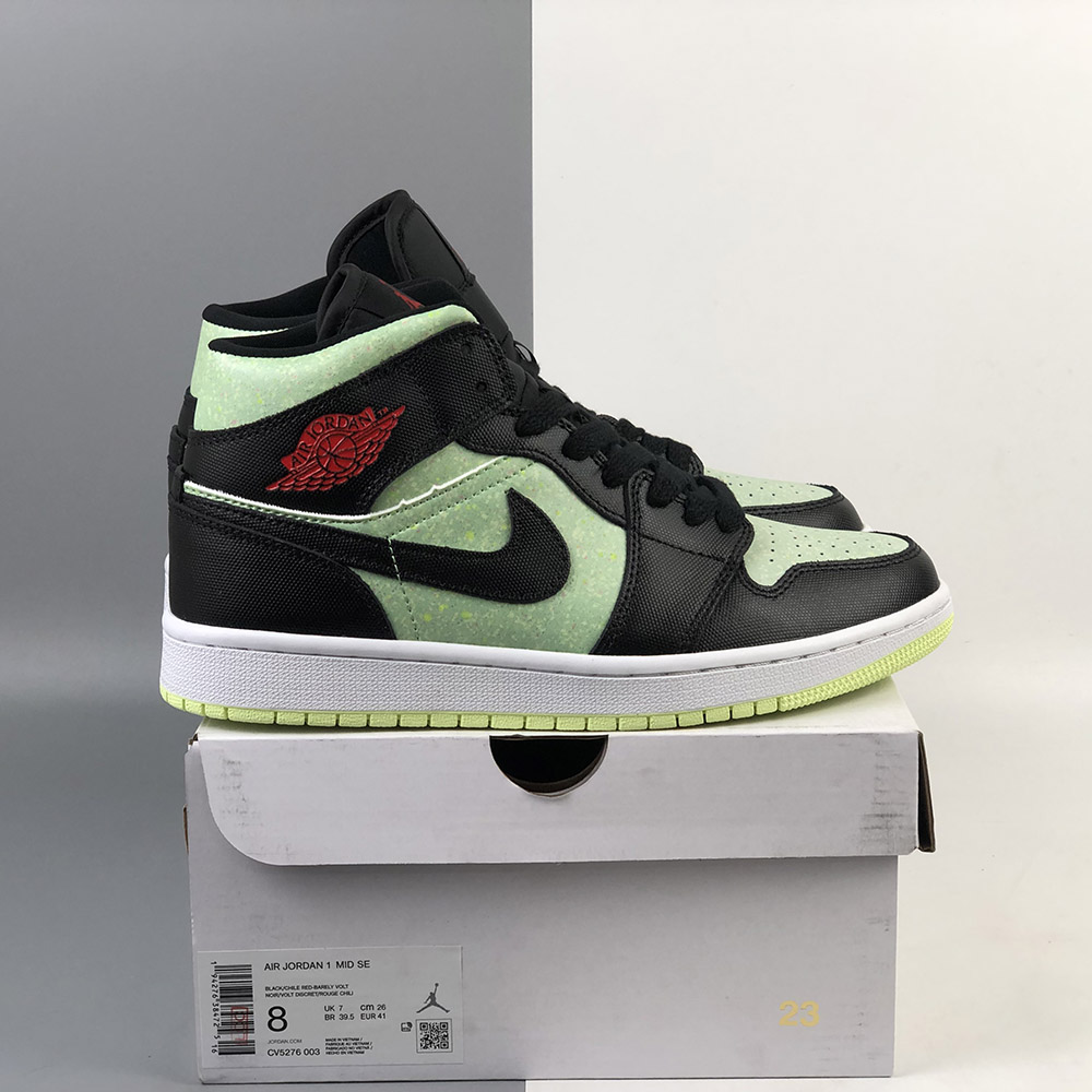 nike air jordan 1 mid se black white chile red