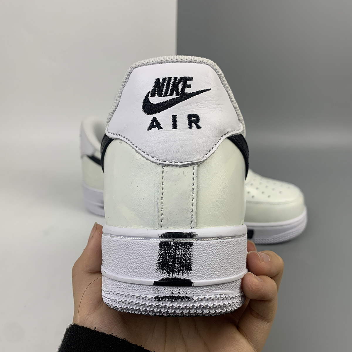 PEACEMINUSONE-x-Nike-Air-Force-1-Para-Noise-2.0-White-Black-4