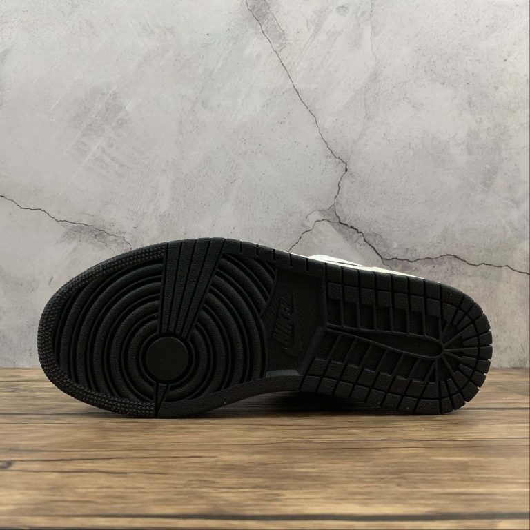 Buy now Jordan AIR JORDAN 1 LOW PRM - DC3533-100