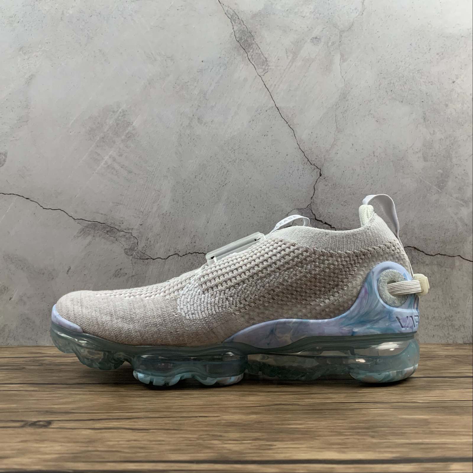 vapormax summit white