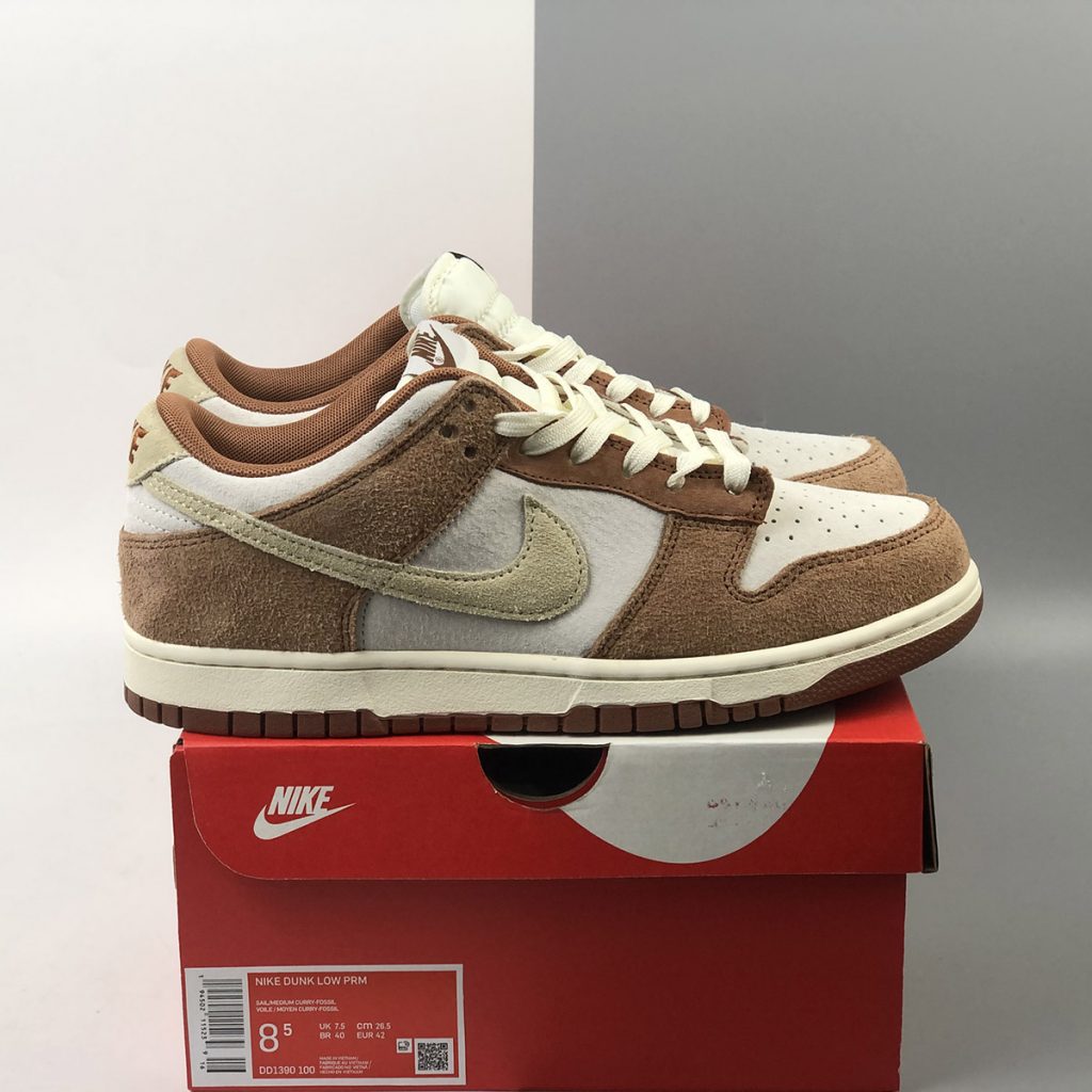dunk low medium curry price