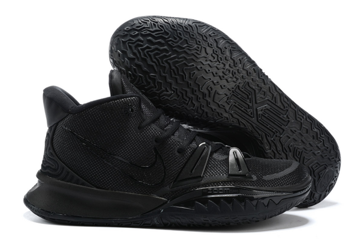 kyrie triple black