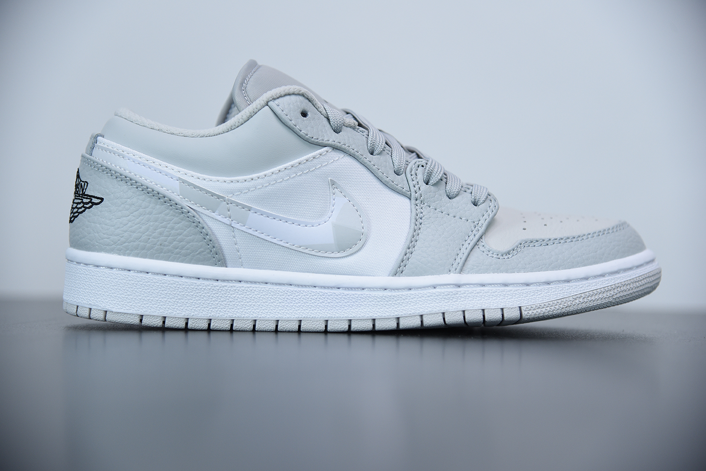 jordan1 low white camo