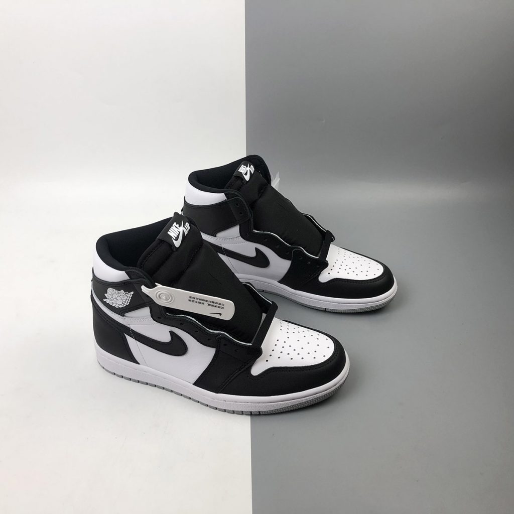 Air Jordan 1 High OG Black/White-Light Smoke Grey For Sale â The Sole Line