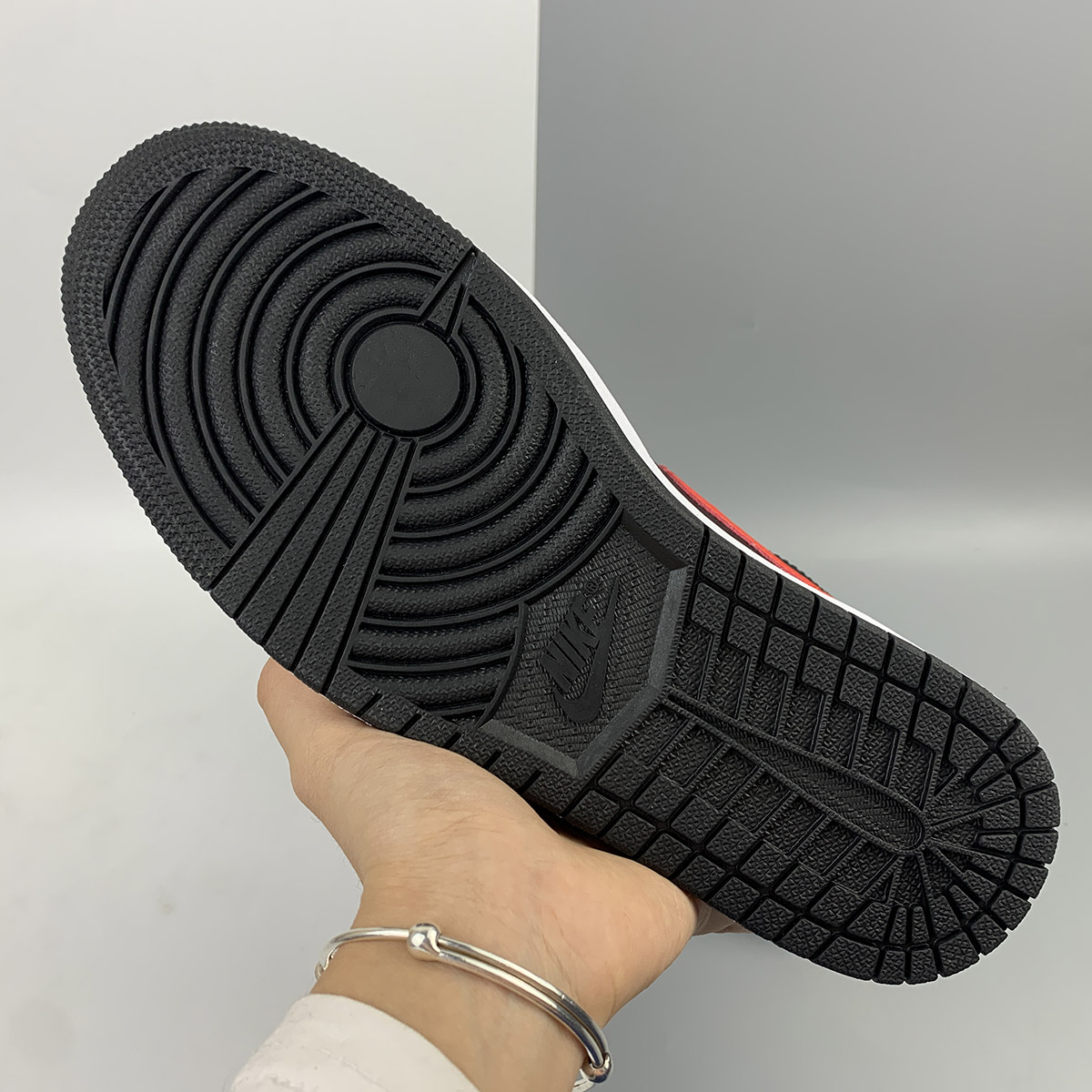 Air-Jordan-1-Mid-Chicago-Black-Chile-Red-White-For-Sale-5