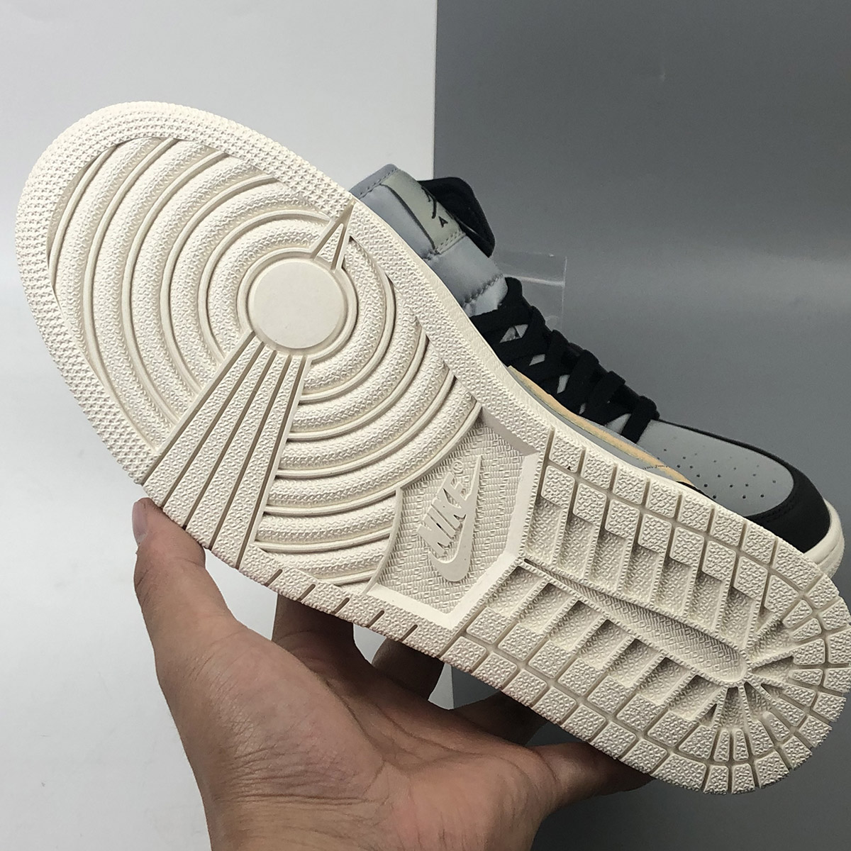 Air Jordan 1 Mid Wmns - Grey Onyx- Basketball Store