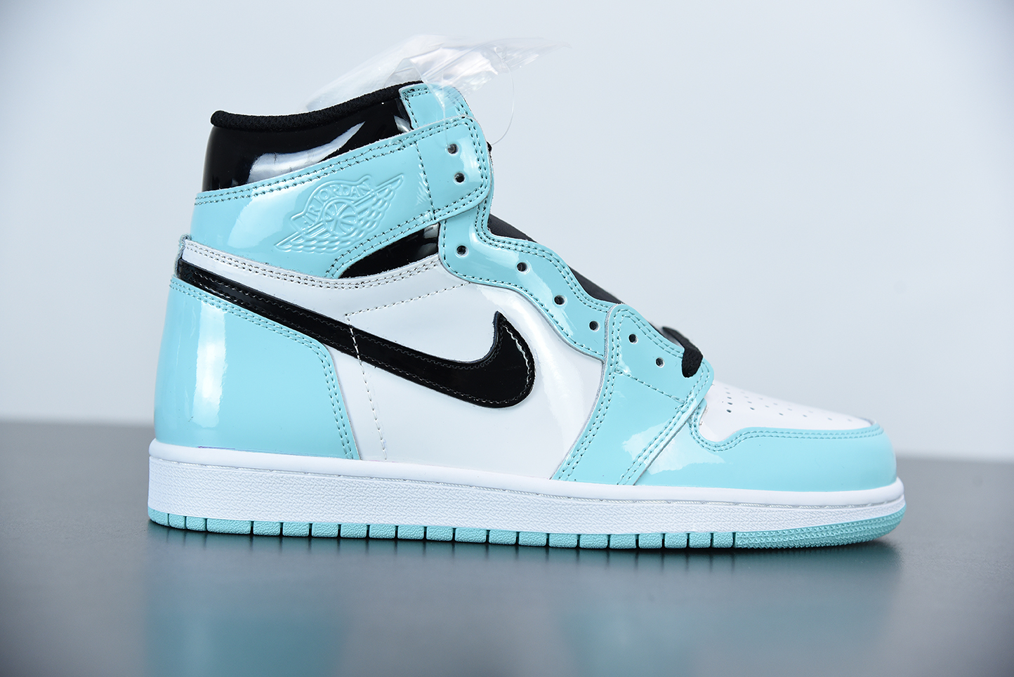 Air-Jordan-1-Retro-High-OG-Patent-Leather-White-Aurora-Black-For-Sale-2