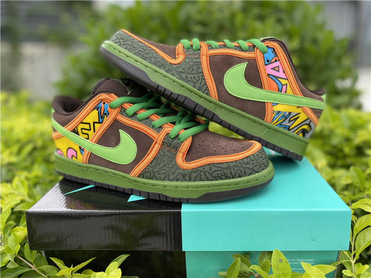 green and orange dunks
