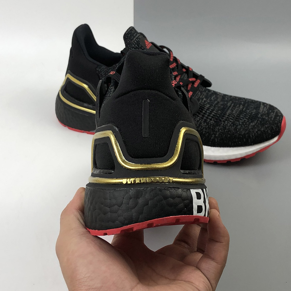 adidas-Ultra-Boost-20-Bangkok-Black-Gold-4
