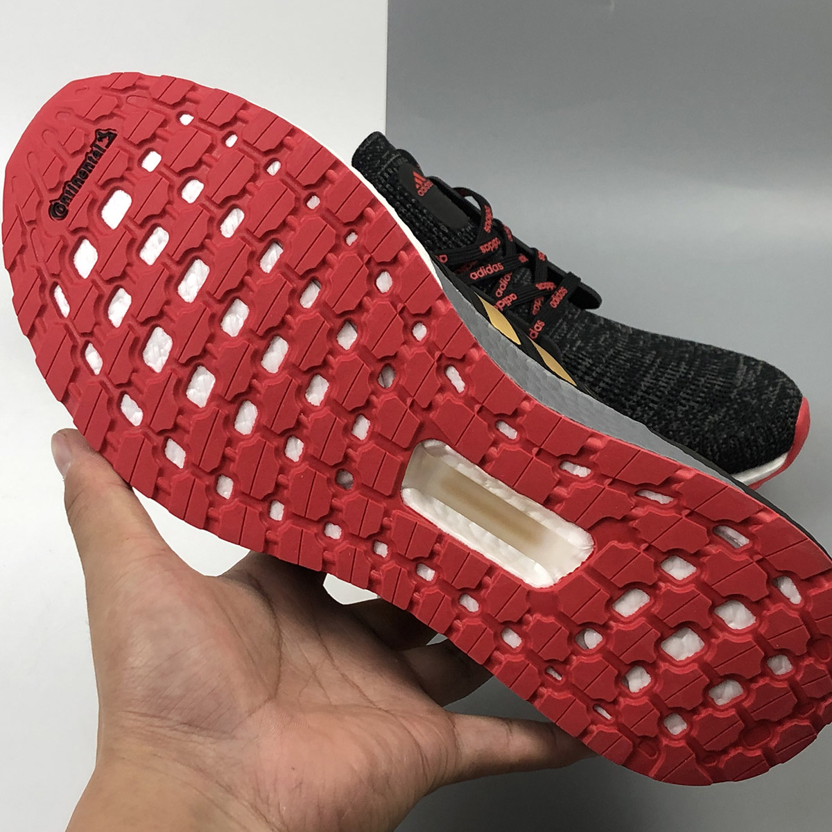 adidas-Ultra-Boost-20-Bangkok-Black-Gold-5