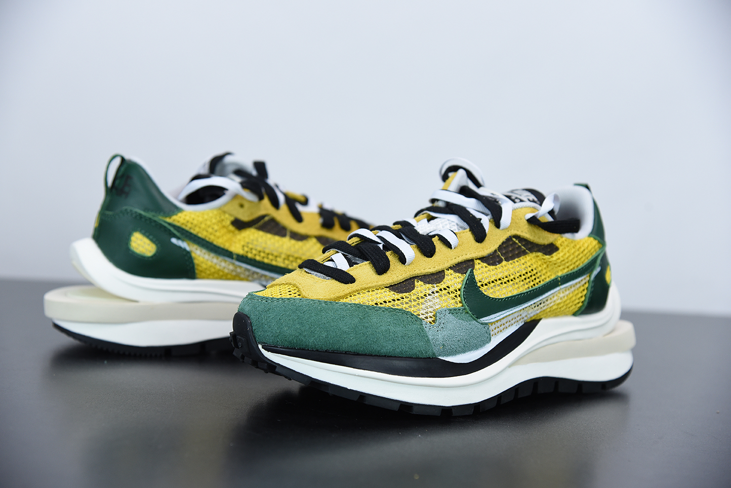 sacai nike vapor waffle tour yellow stadium green sail