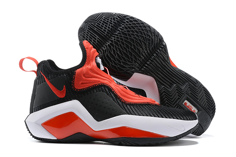 black lebron soldier 14