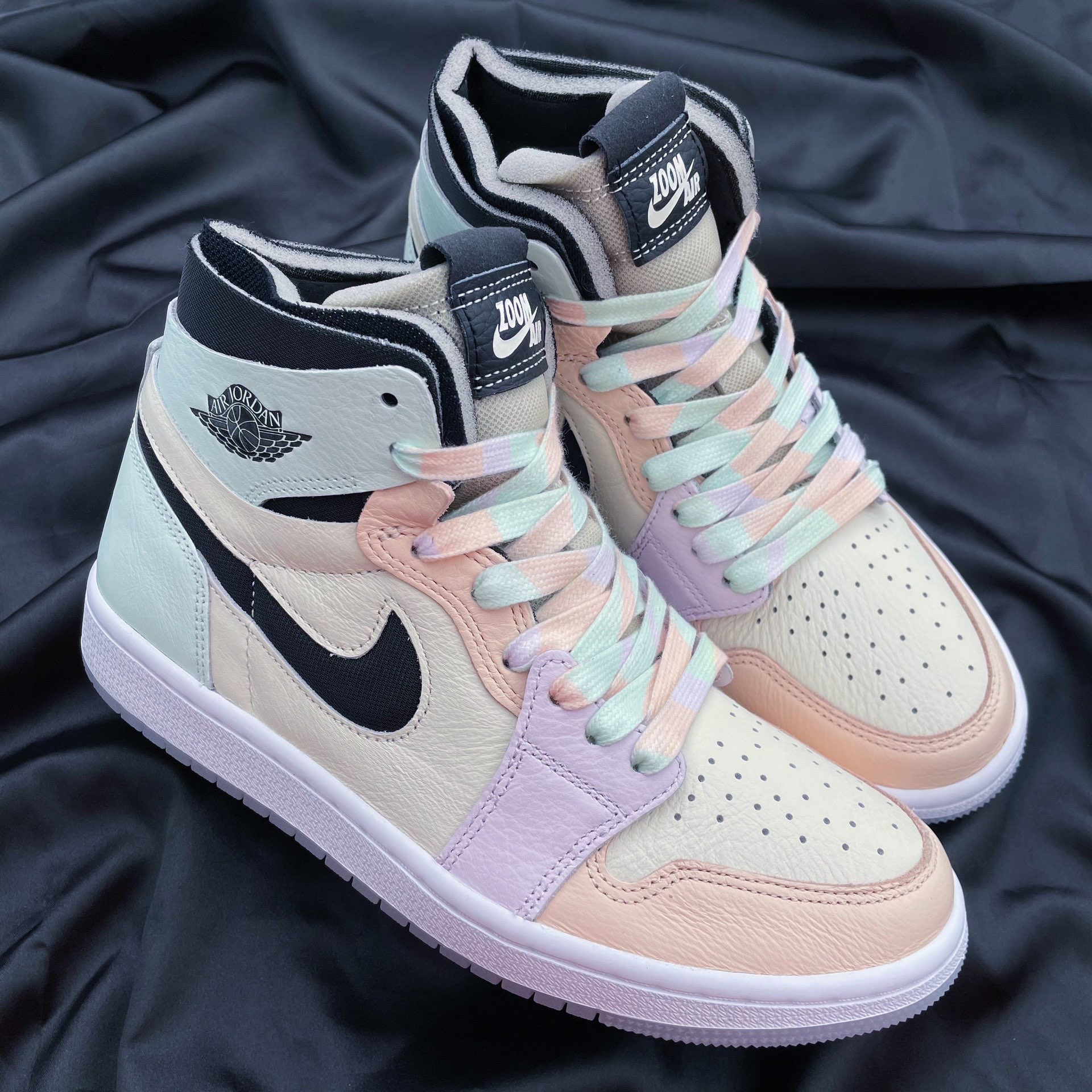 Air Jordan 1 Zoom Comfort ‘Easter’ White/Grey HeatherOlive AuraKhaki