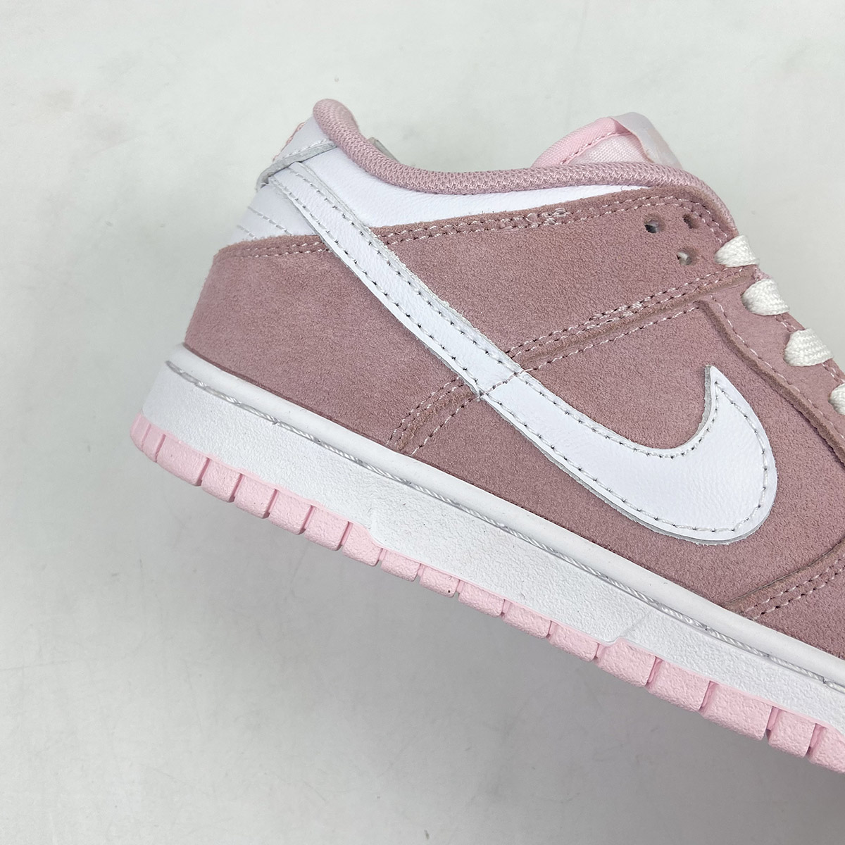 prism pink dunks