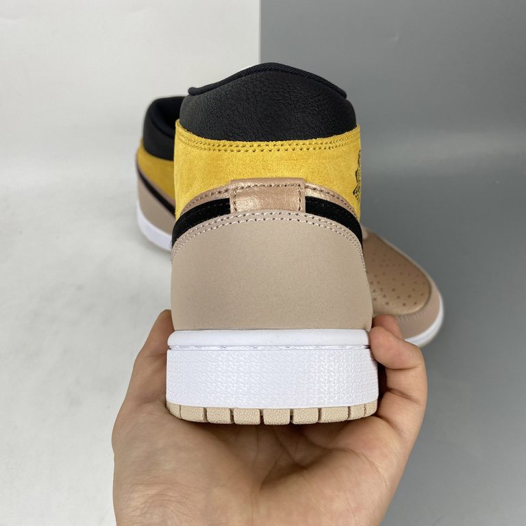 wmns 1 mid se particle beige bronze toe