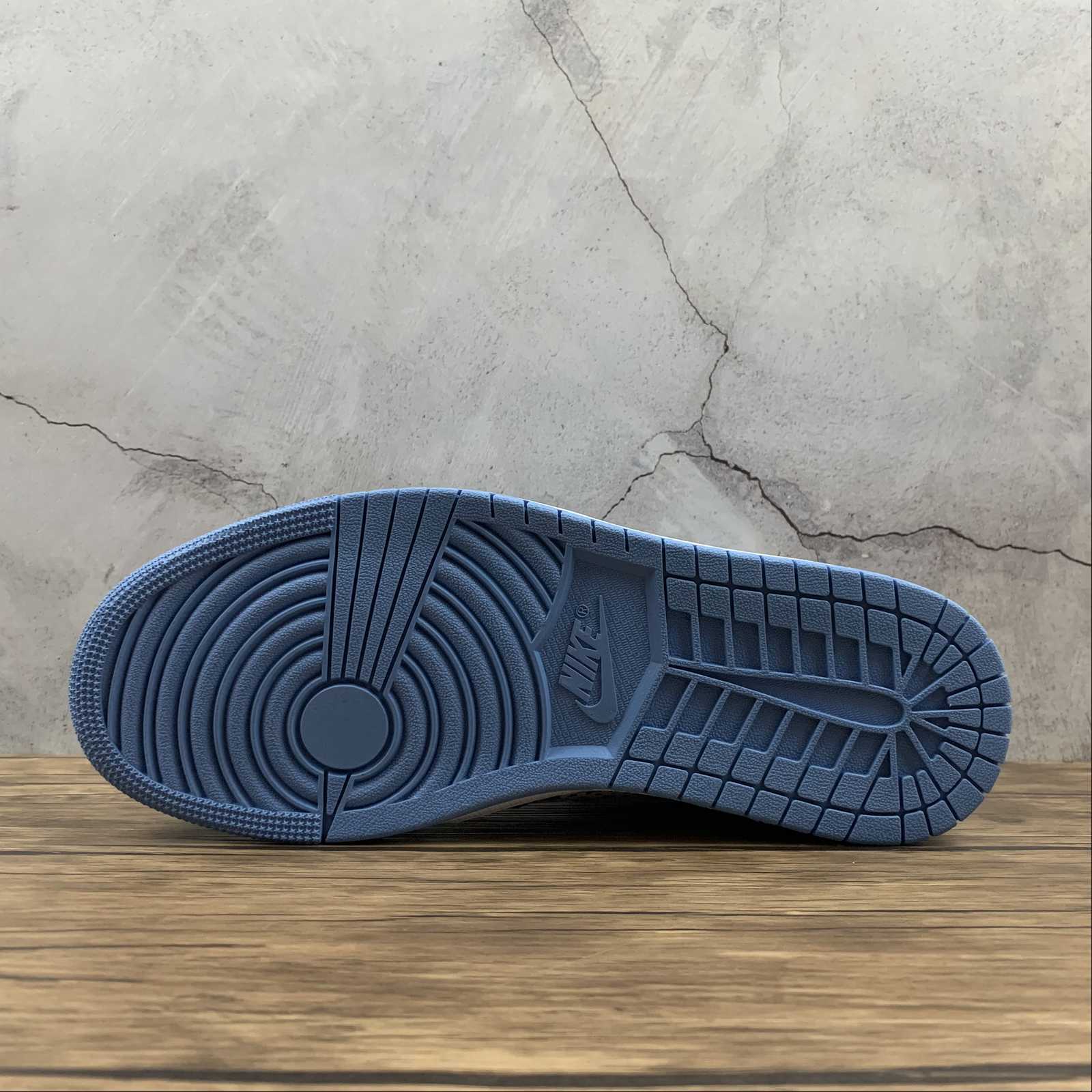 Supreme-x-Air-Jordan-1-High-Stars-University-Blue-For-Sale-2