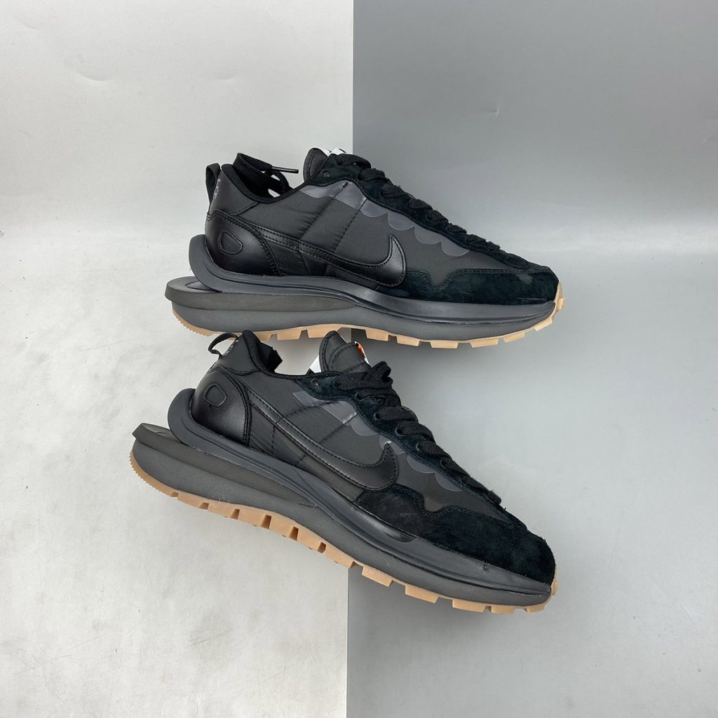 sacai x Nike Vaporwaffle Black/Off-Noir DD1875-001 For Sale – The Sole Line