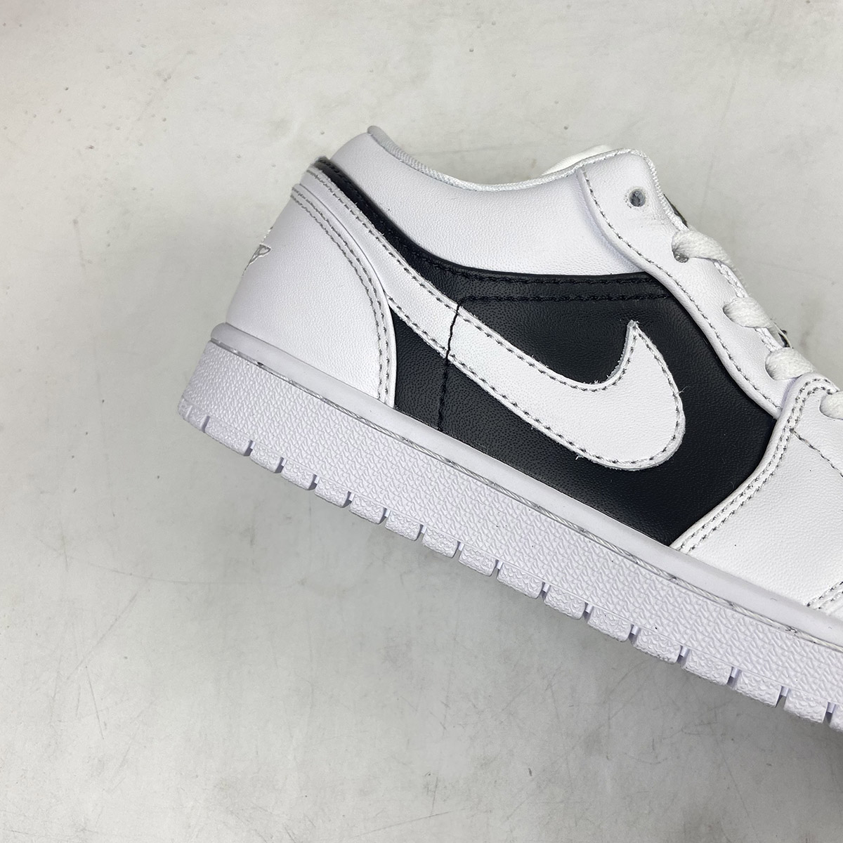 Air-Jordan-1-Low-Panda-White-White-Black-For-Sale-2