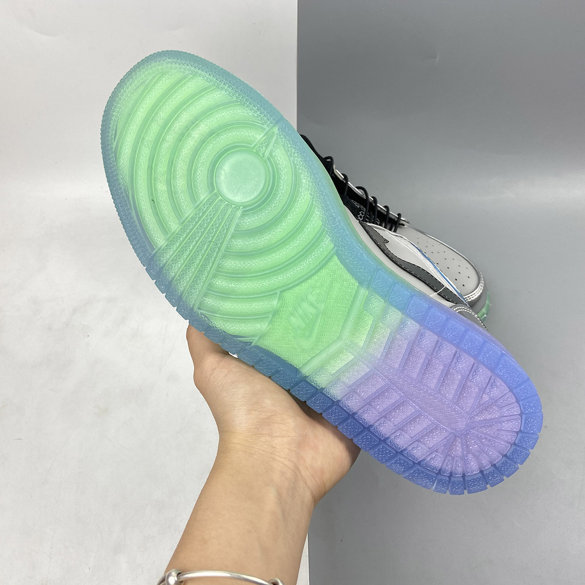 Air-Jordan-1-Low-SE-Toggle-Silver-DJ5199-109-For-Sale-5