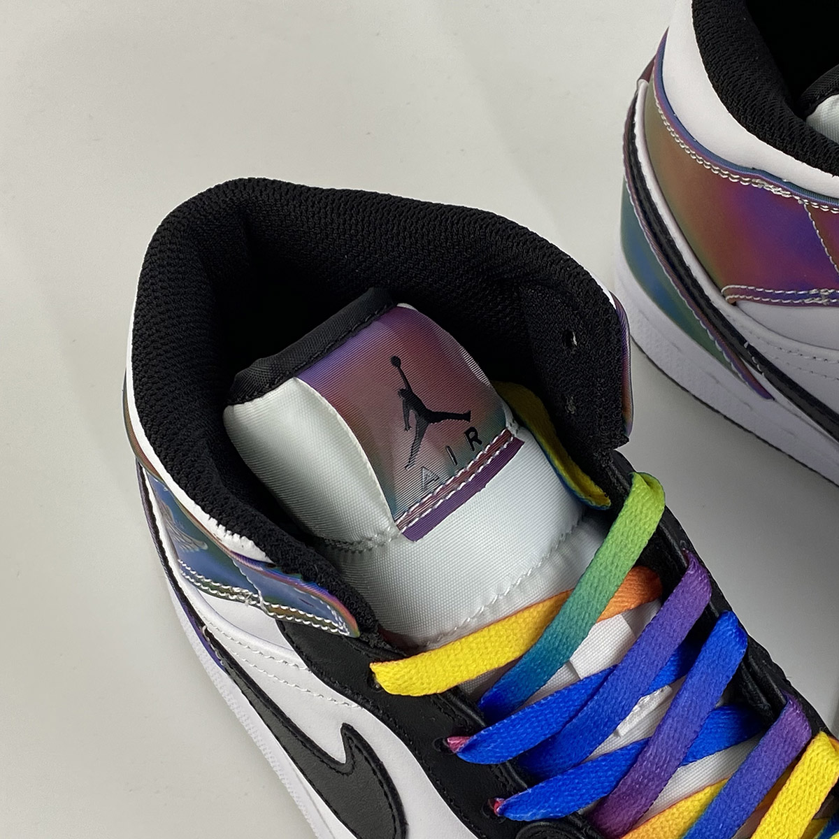 Air-Jordan-1-Mid-Heat-Sensitive-Panels-For-Sale-3