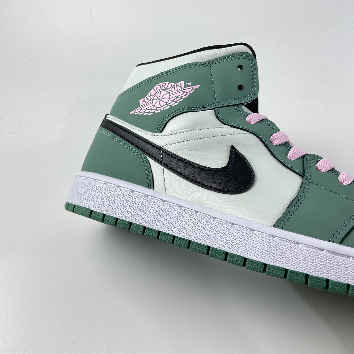 Air-Jordan-1-Mid-SE-Dutch-Green-Black-Barely-Green-For-Sale-2