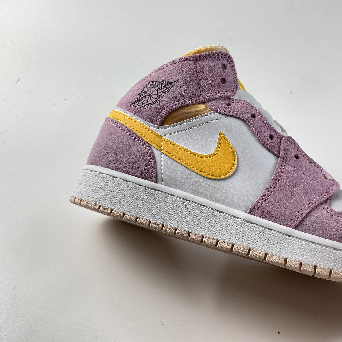 Air-Jordan-1-Mid-SE-GS-Light-Arctic-Pink-University-Gold-White-For-Sale-2