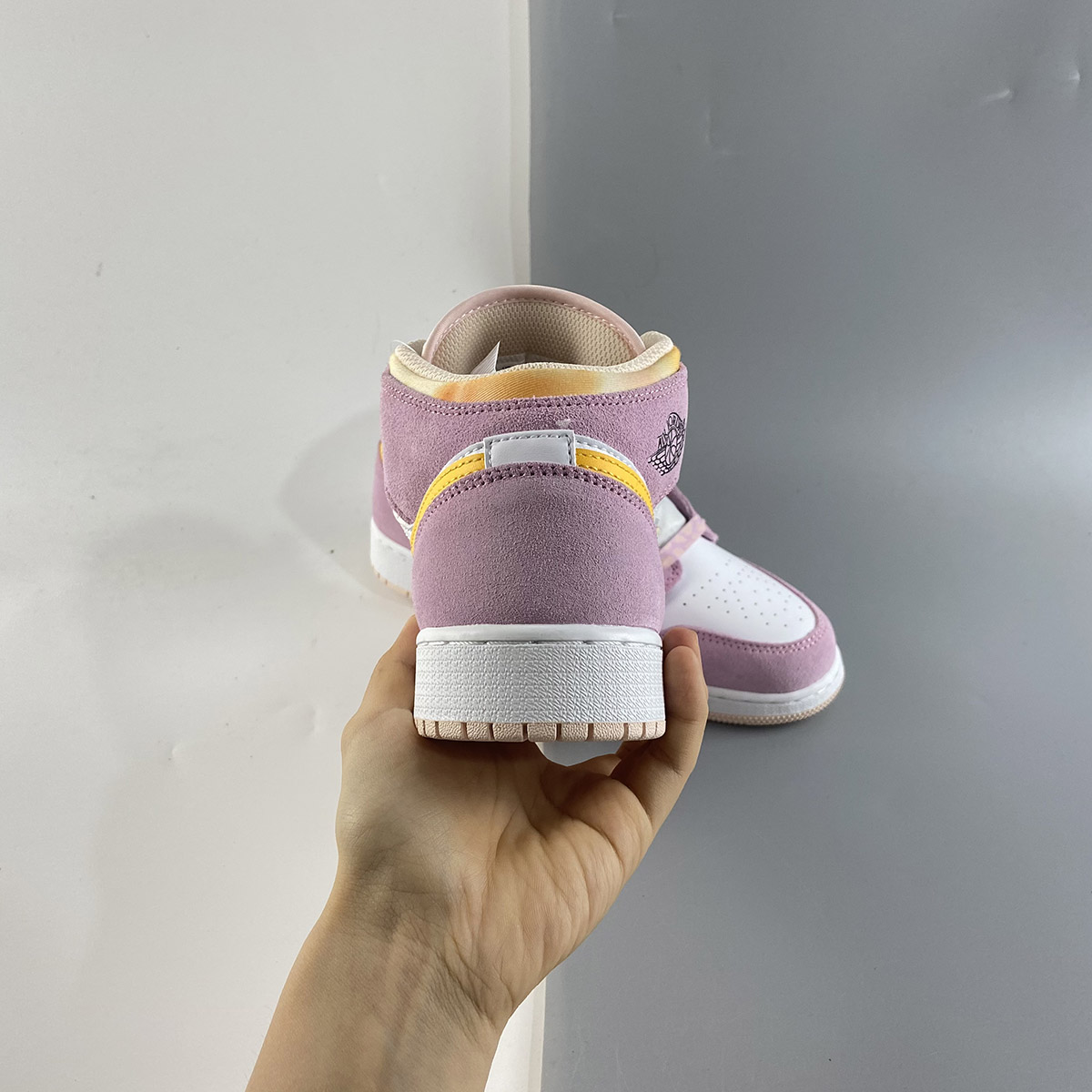 Air-Jordan-1-Mid-SE-GS-Light-Arctic-Pink-University-Gold-White-For-Sale-4